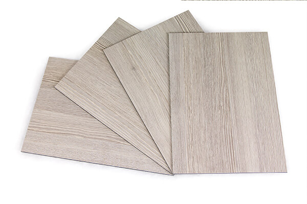 選用新型墻面裝飾板的幾點(diǎn)注意事項(xiàng)