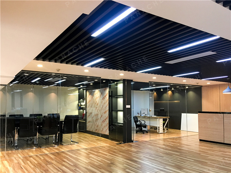 會議室與經(jīng)理辦公室側(cè)面2