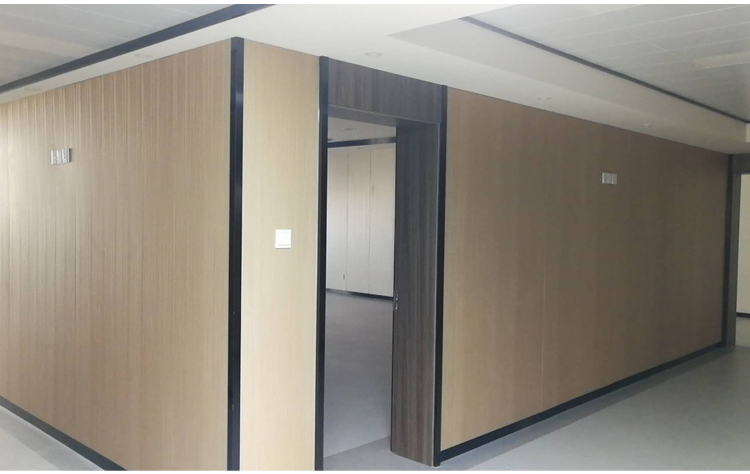 山東-青島城陽廣電大廈十樓走廊